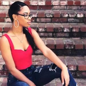 Meet your Posher, Kira